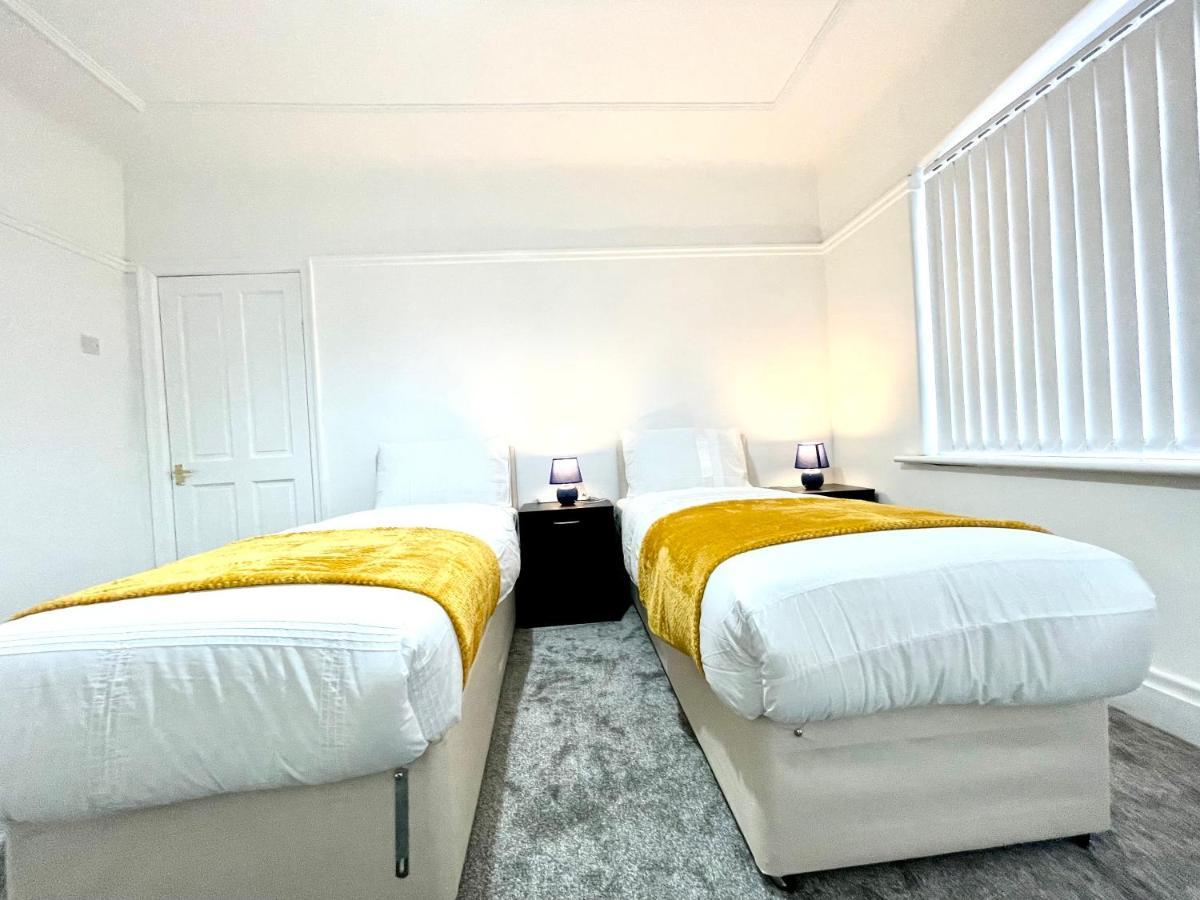 Lotus Home Wallasey Esterno foto