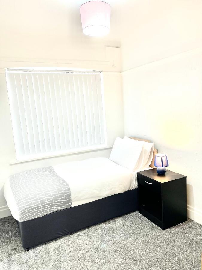 Lotus Home Wallasey Esterno foto