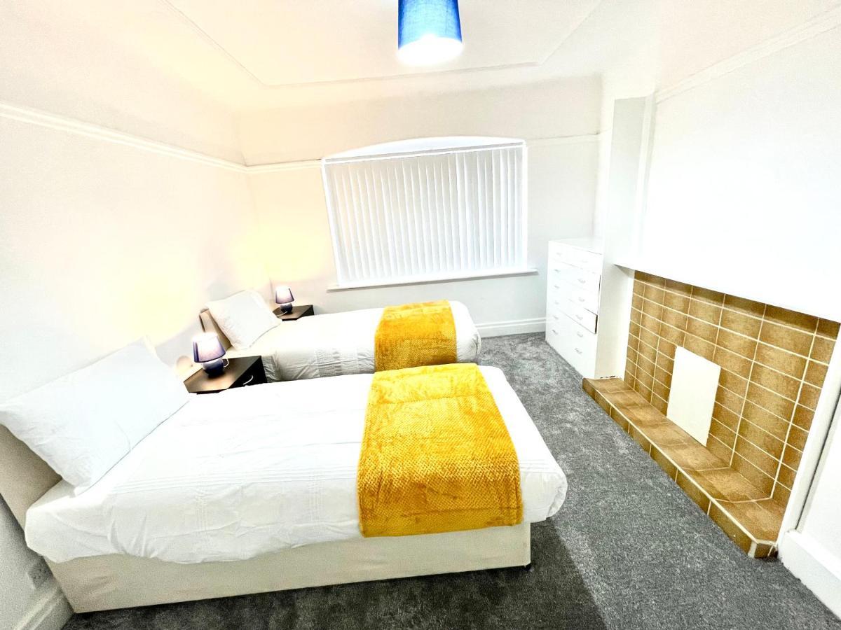Lotus Home Wallasey Esterno foto