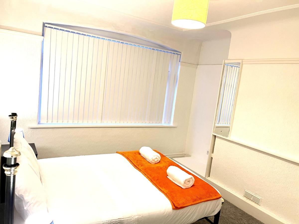 Lotus Home Wallasey Esterno foto