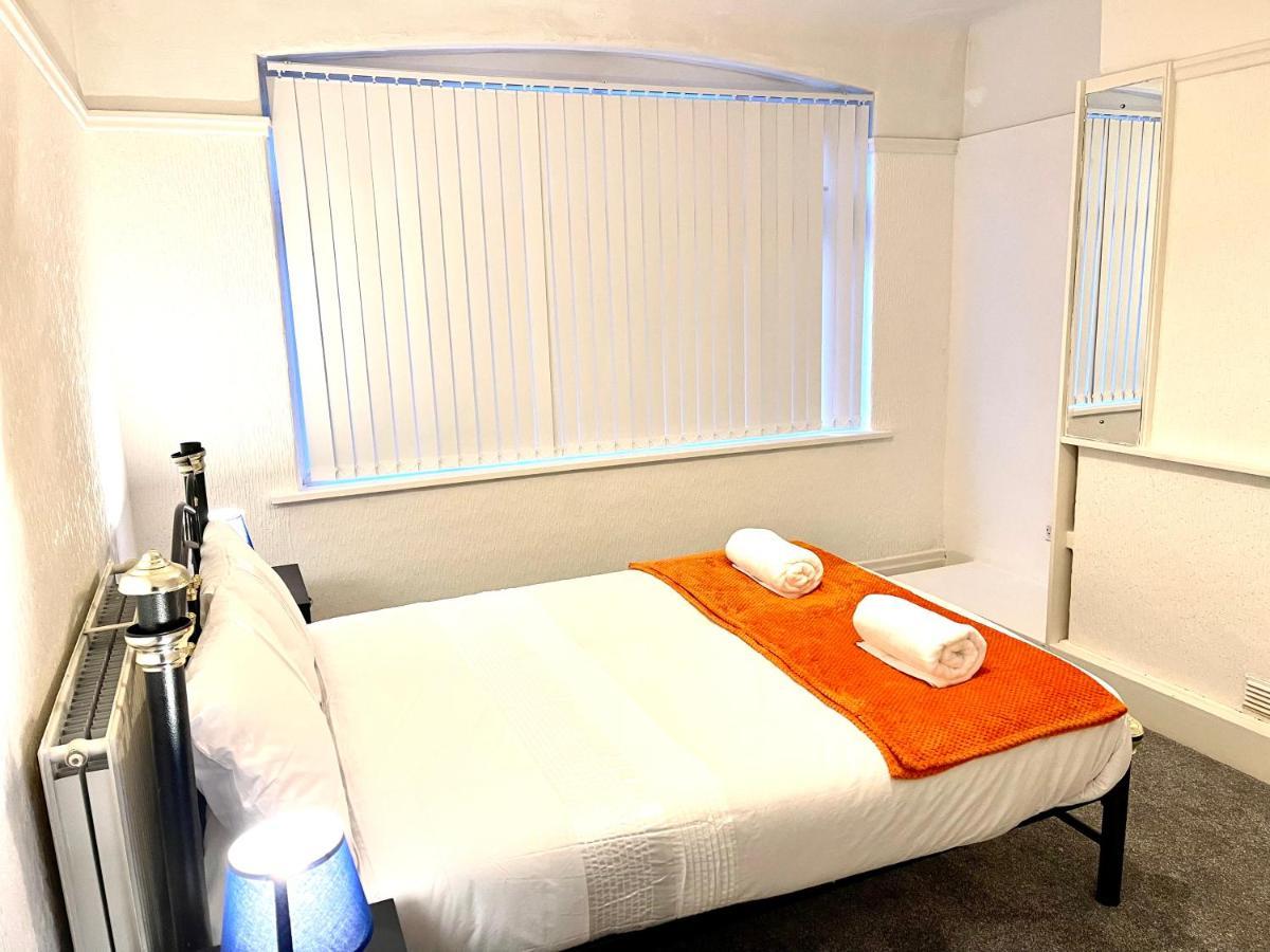 Lotus Home Wallasey Esterno foto