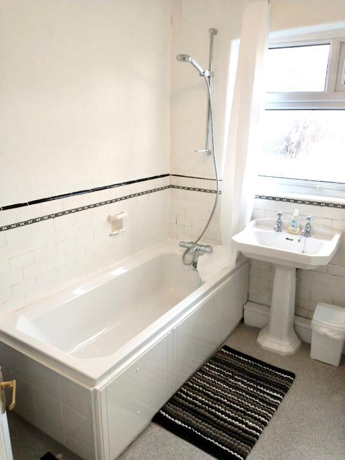 Lotus Home Wallasey Esterno foto