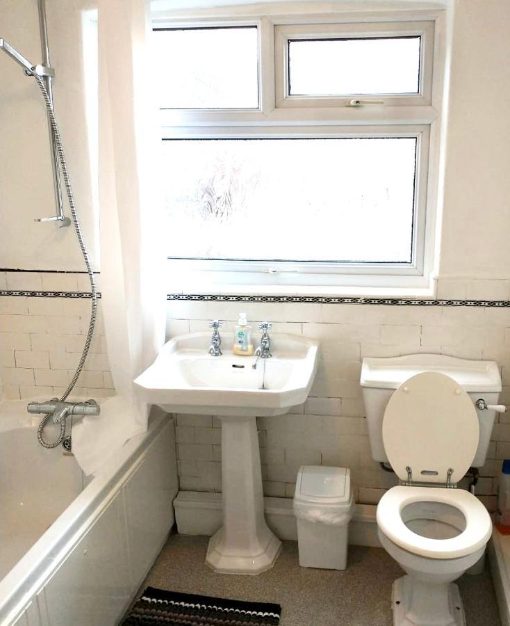 Lotus Home Wallasey Esterno foto